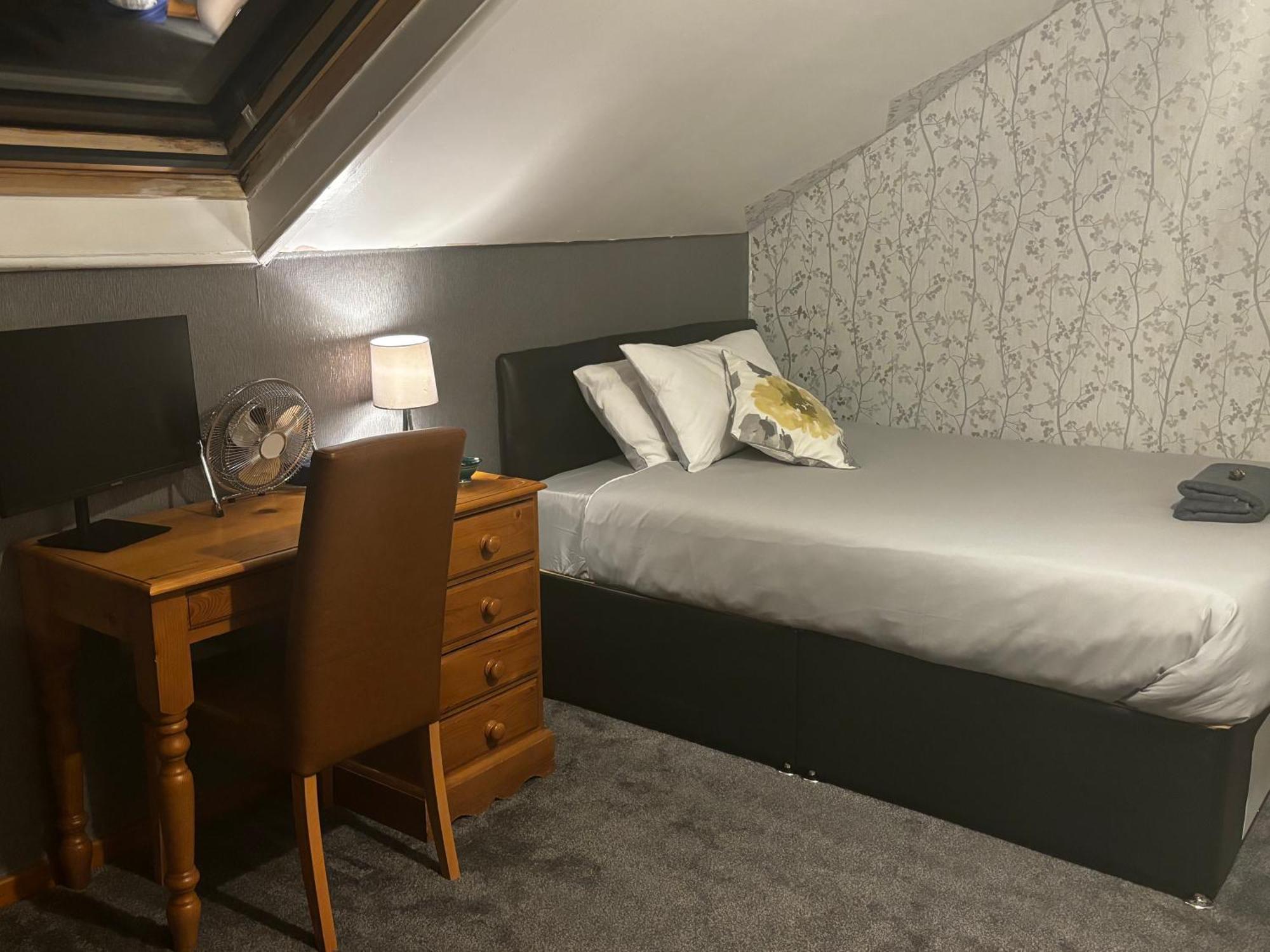 Kayumba Properties Ltd Leeds  Extérieur photo