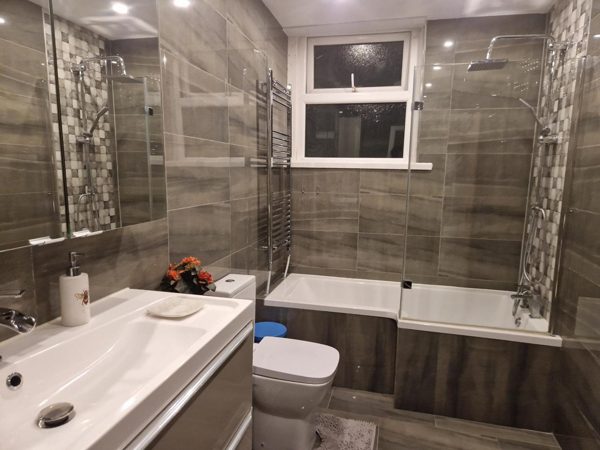 Kayumba Properties Ltd Leeds  Extérieur photo