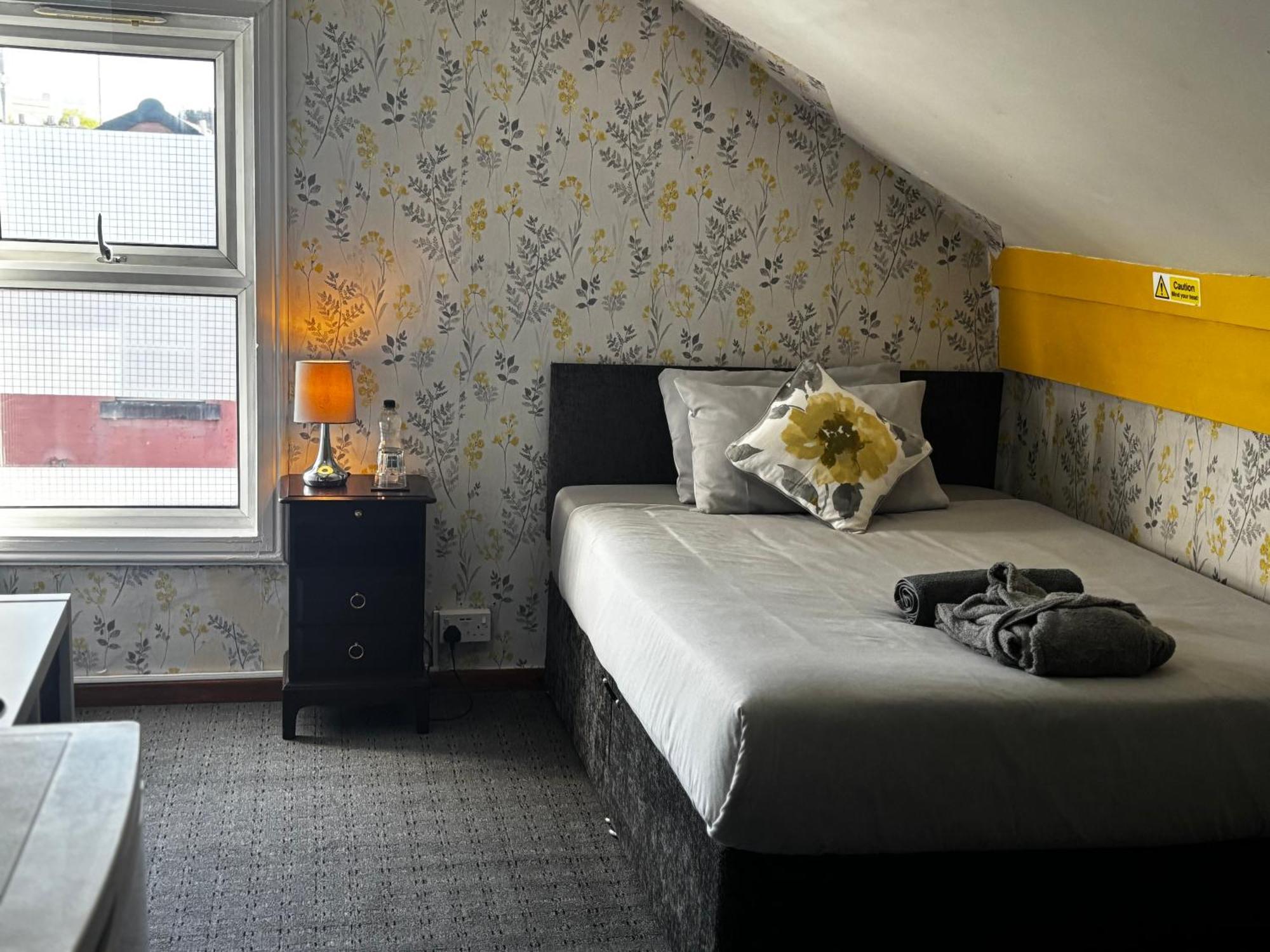 Kayumba Properties Ltd Leeds  Extérieur photo