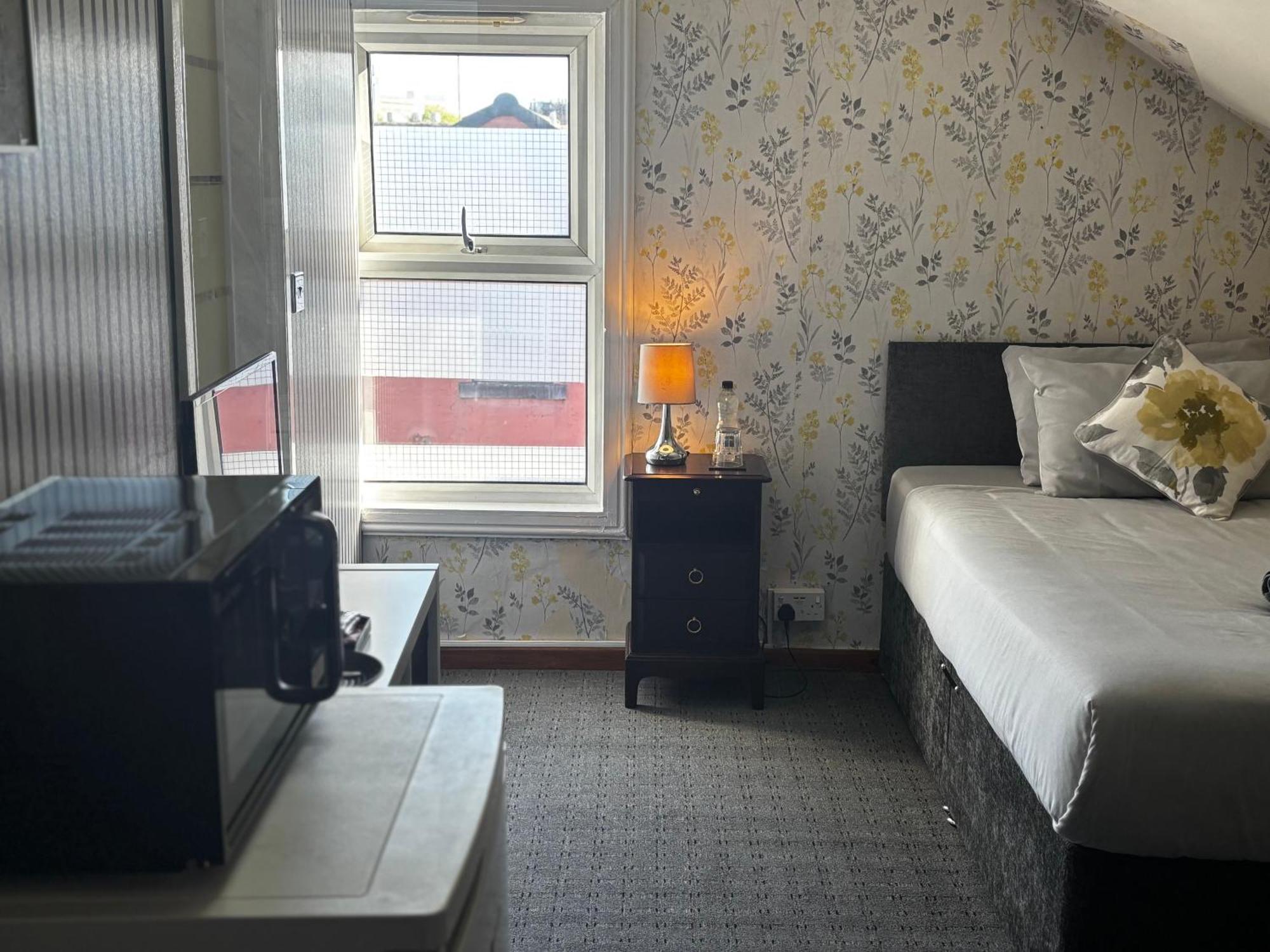 Kayumba Properties Ltd Leeds  Extérieur photo