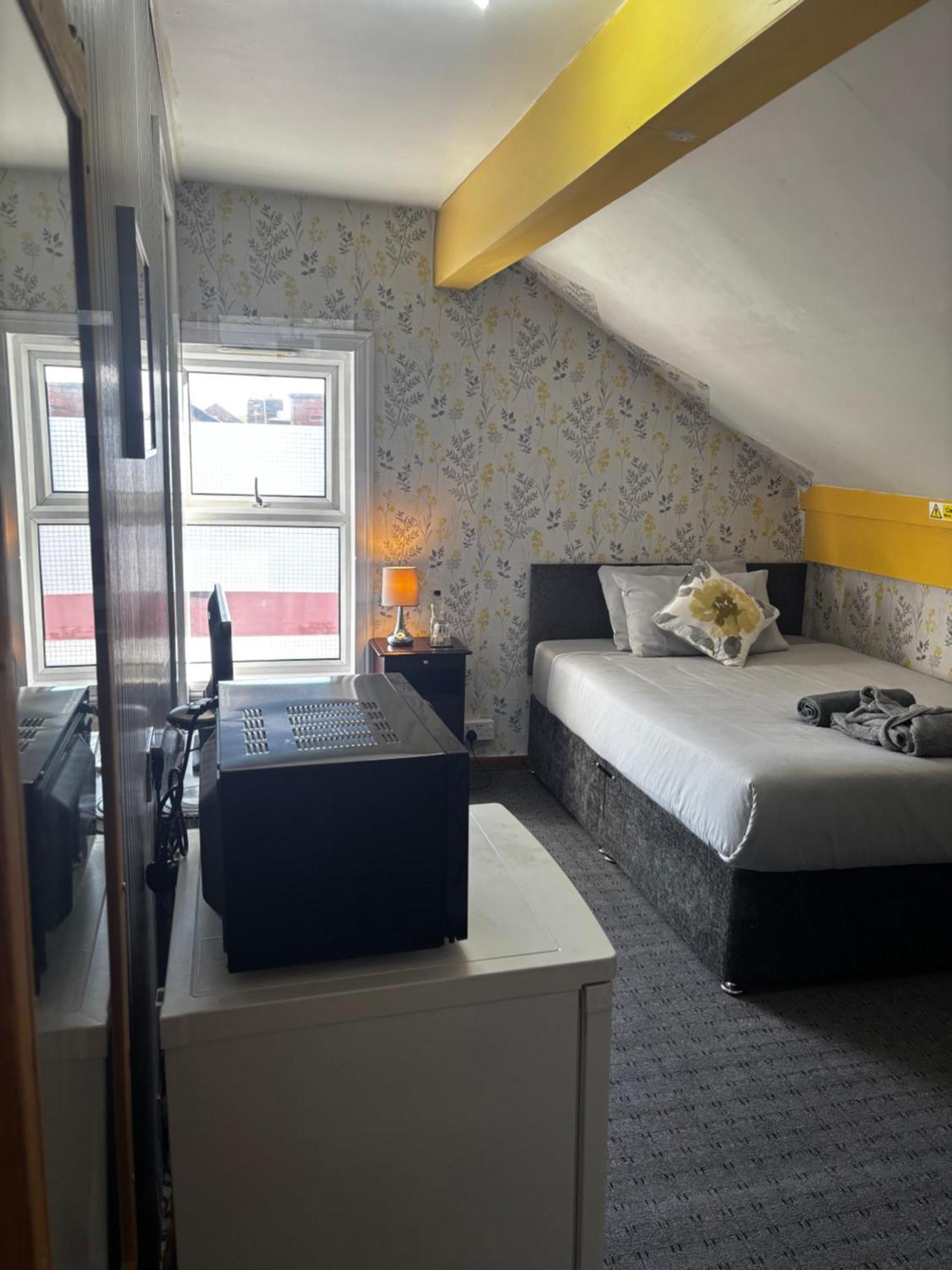 Kayumba Properties Ltd Leeds  Extérieur photo