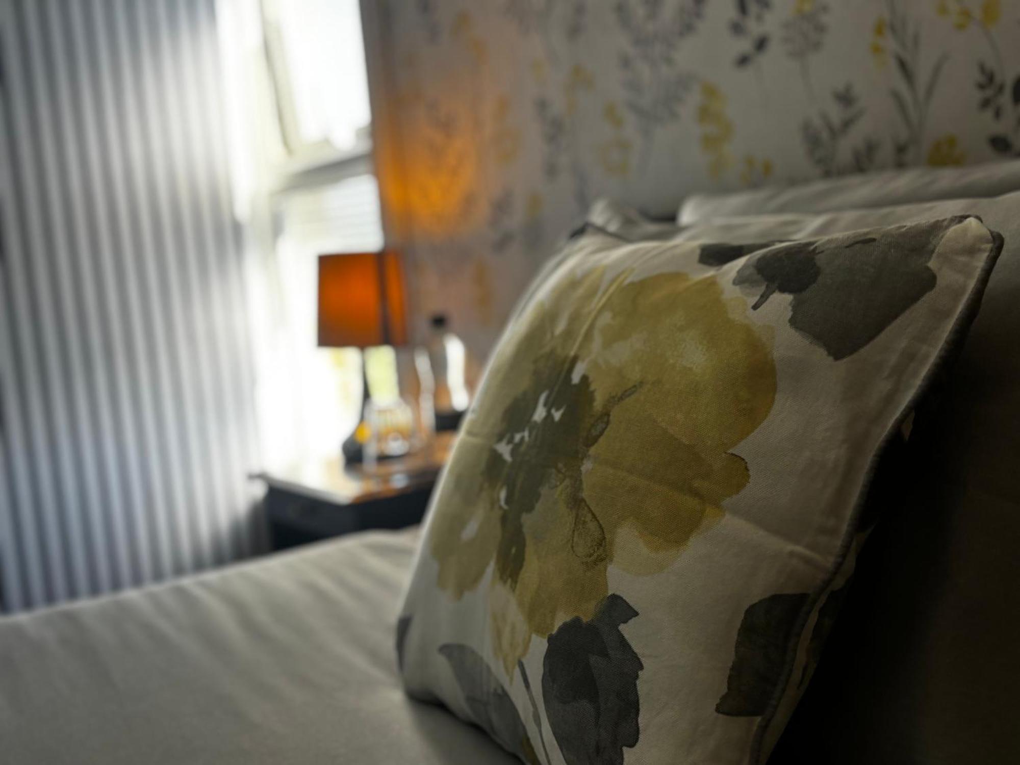 Kayumba Properties Ltd Leeds  Extérieur photo